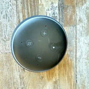 Amazon Alexa no wires